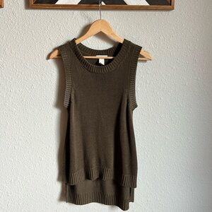 Knitted sleeveless top